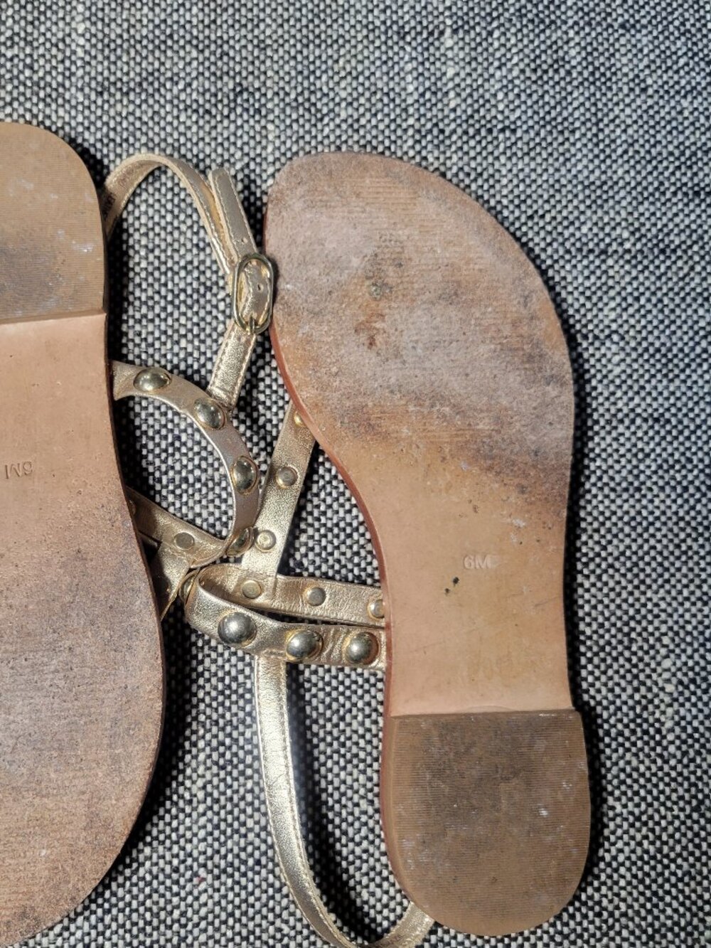 Lilly Pulitzer Gold Leather Studded T Strap Sandals Women's Size 6 - Picture 9 of 11